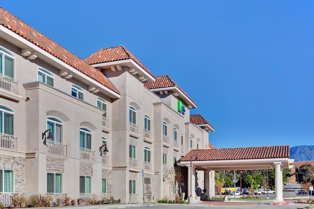 Gallery - Holiday Inn Express Hotel & Suites Banning By Ihg