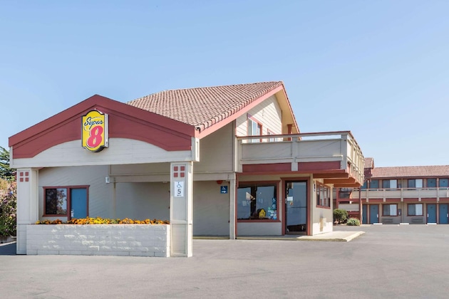 Gallery - Super 8 By Wyndham Fort Bragg