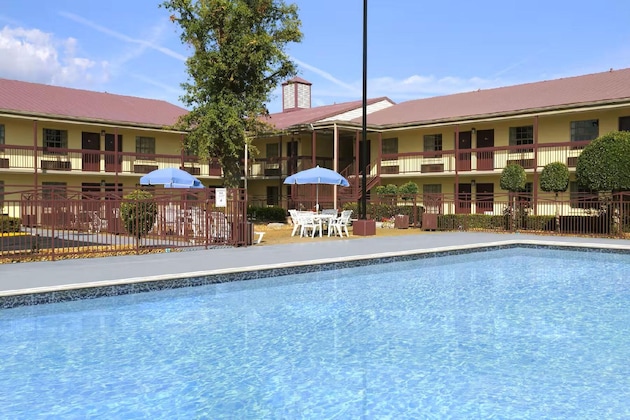 Gallery - Days Inn By Wyndham West Memphis