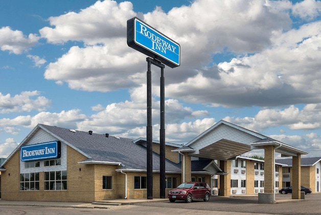 Gallery - Rodeway Inn Fargo
