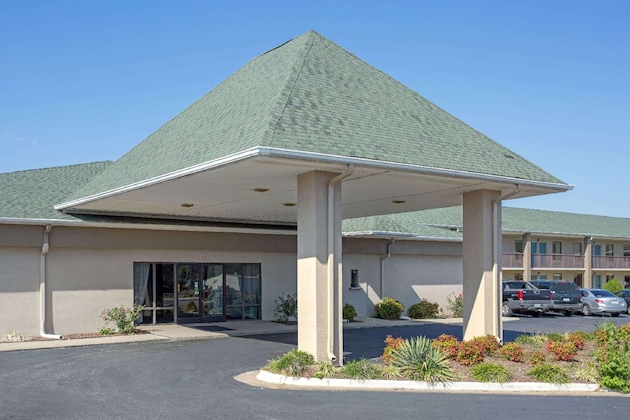 Gallery - Super 8 By Wyndham Dunn