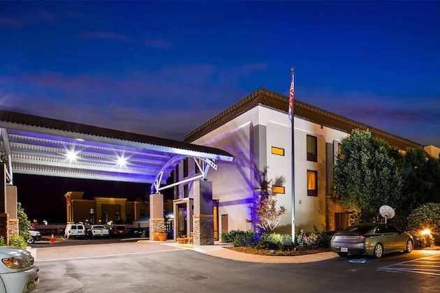 Gallery - Days Inn By Wyndham Laurel Ms