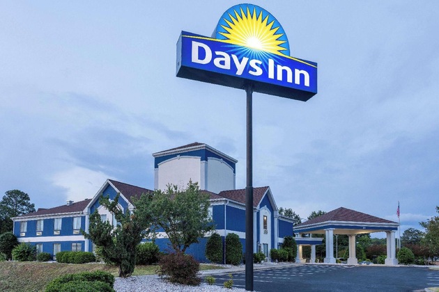 Gallery - Days Inn By Wyndham Louisburg