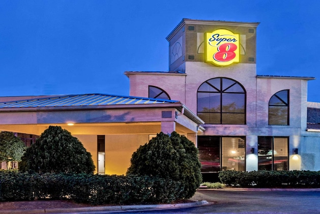 Gallery - Super 8 By Wyndham Huntersville Charlotte Area