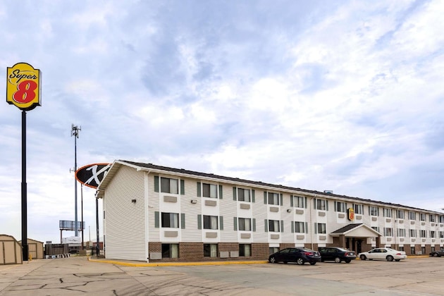 Gallery - Super 8 By Wyndham Hays Ks