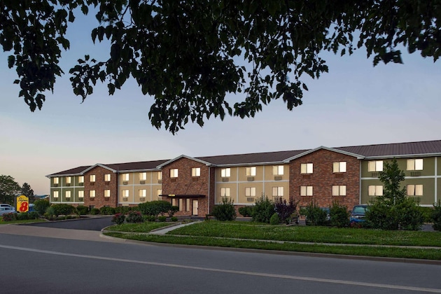 Gallery - Super 8 By Wyndham Lenexa Overland Park Mall Area