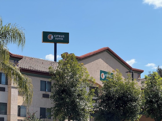 Gallery - Comfort Suites Redlands
