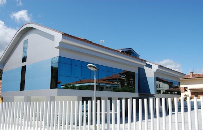 Gallery - Hotel Villa Rosario Ii, Edificio Moderno