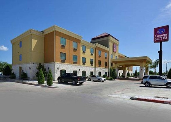 Gallery - Comfort Suites Bay City