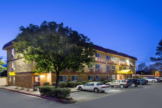 Gallery - Super 8 By Wyndham Chico