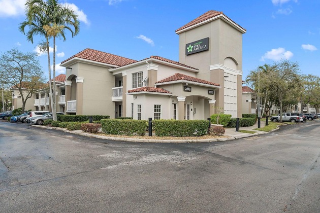 Gallery - Extended Stay America Miami Airport Blue Lagoon