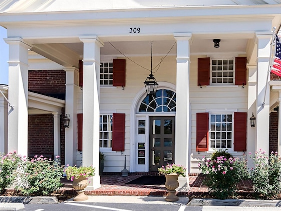 Gallery - Rodeway Inn Historic