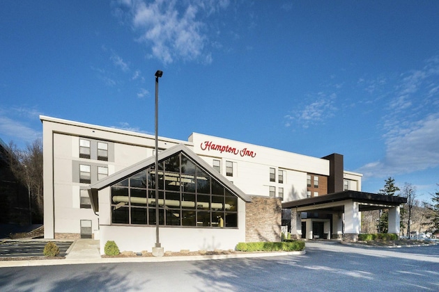 Gallery - Hampton Inn Clarks Summit