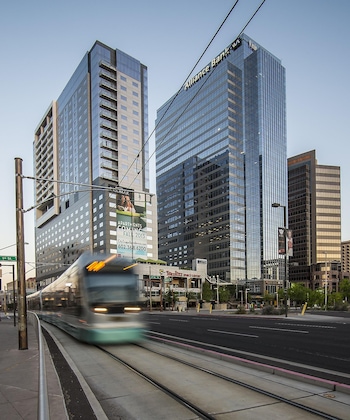 Gallery - Kimpton Hotel Palomar Phoenix Cityscape By Ihg