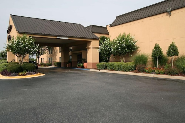 Gallery - Hampton Inn Perry