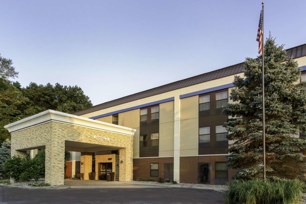 Gallery - Hampton Inn Portage