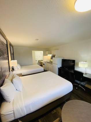 Gallery - Super 8 By Wyndham 100 Mile House