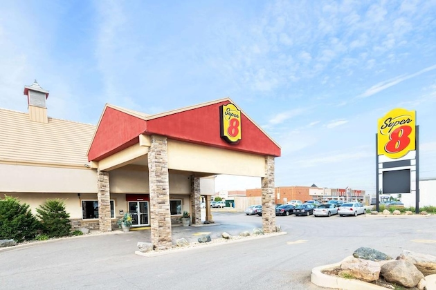 Gallery - Super 8 By Wyndham Cambridge Kitchener Waterloo Area