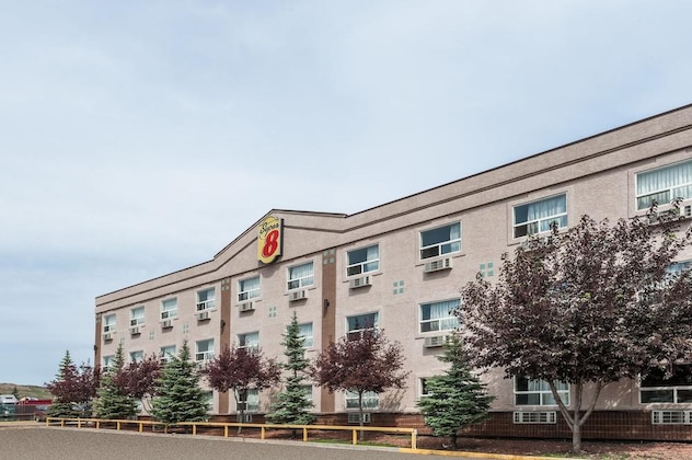 Gallery - Super 8 By Wyndham Edmonton West