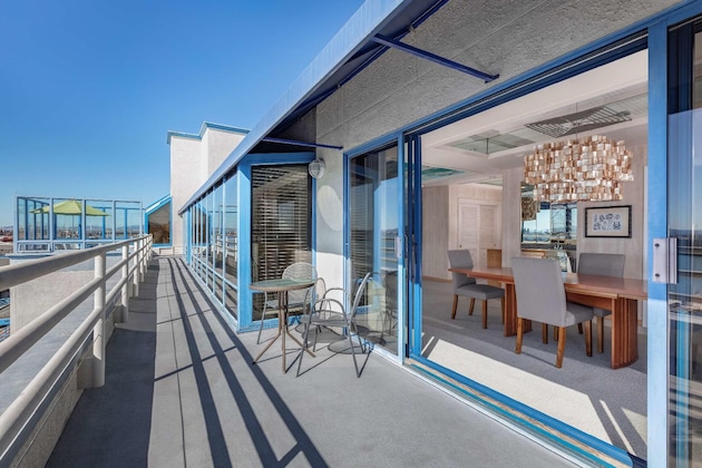Gallery - Waterfront Hotel