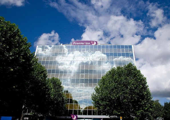 Gallery - Premier Inn London Wembley Park