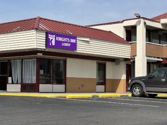Gallery - Knights Inn Ashland