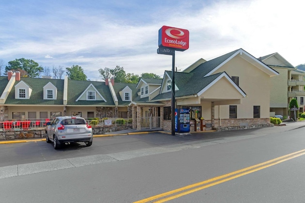 Gallery - Econo Lodge Inn & Suites Gatlinburg At The Convention Center