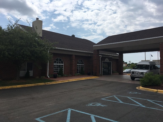 Gallery - Wyndham Garden Grand Rapids Airport