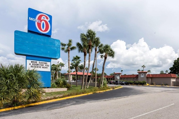 Gallery - Motel 6 Spring Hill Weeki Wachee