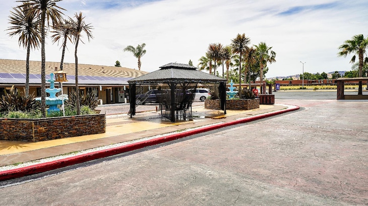 Gallery - Americas Best Value Inn Antioch