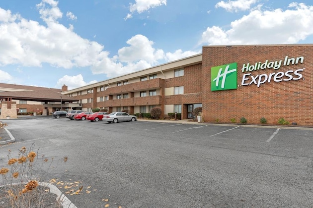 Gallery - Holiday Inn Express Chicago-Downers Grove By Ihg