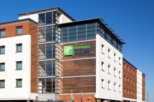 Gallery - Holiday Inn Express Harlow By Ihg