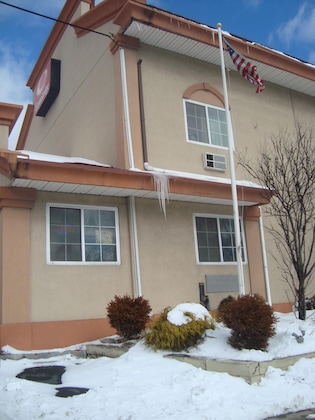 Gallery - Harmony Inn & Suites