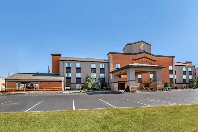 Gallery - Comfort Inn & Suites Pauls Valley - City Lake