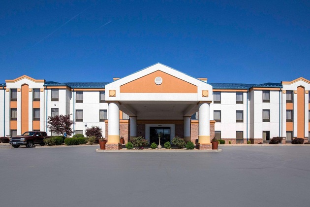 Gallery - Quality Inn & Suites Arnold – St Louis