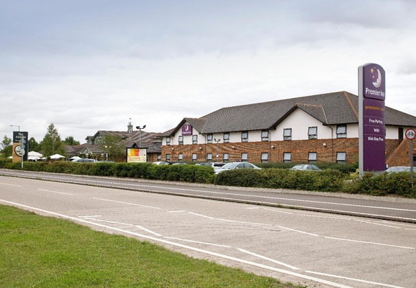 Gallery - Premier Inn Hatfield
