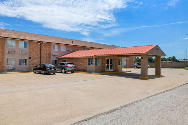 Gallery - Econo Lodge Emporia