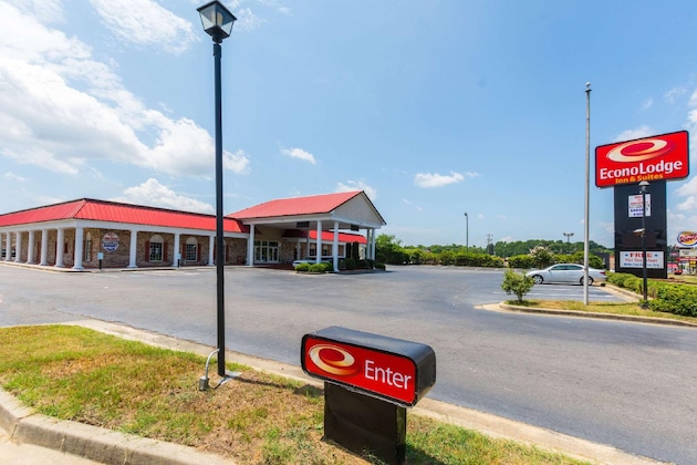 Gallery - Econo Lodge Inn & Suites