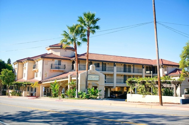 Gallery - Lamplighter Inn & Suites