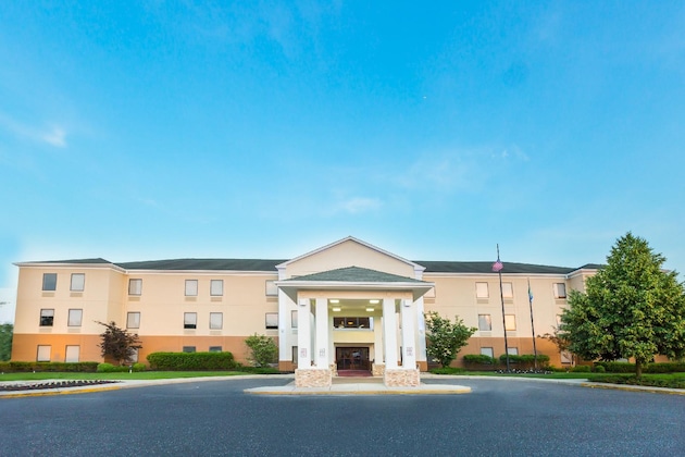 Gallery - Holiday Inn Express Hotel & Suites Mt. Holly, An Ihg Hotel