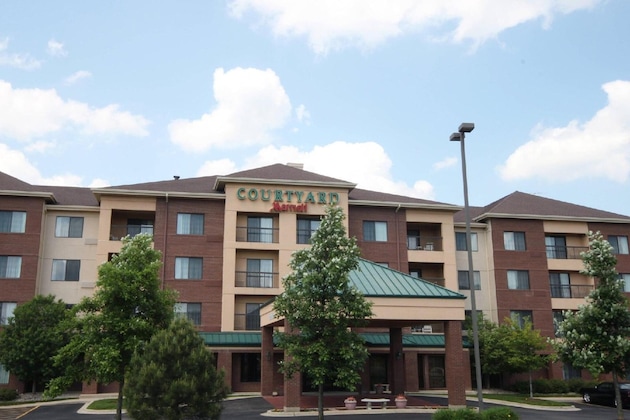 Gallery - Courtyard By Marriott Chicago Bloomingdale