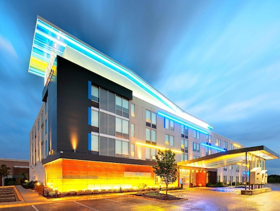 Gallery - Aloft Bolingbrook