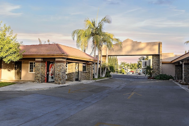 Gallery - Hyland Motel Brea