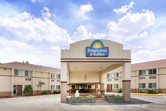Gallery - Days Inn & Suites By Wyndham Bridgeport - Clarksburg
