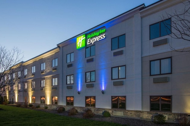 Gallery - Holiday Inn Express Cleveland Airport - Brookpark By Ihg