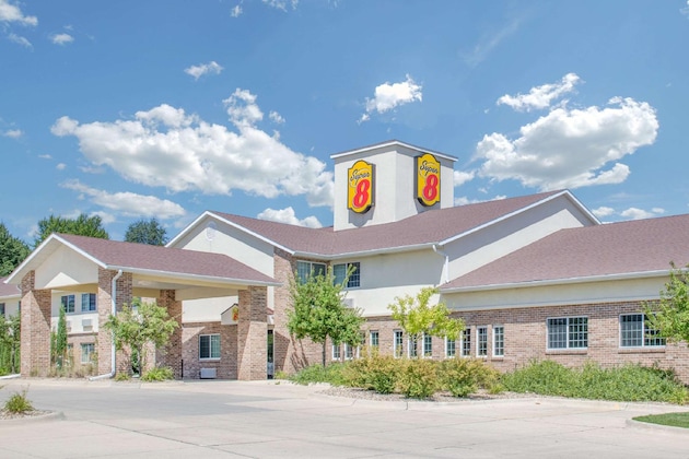 Gallery - Super 8 By Wyndham Cedar Falls Ia - University