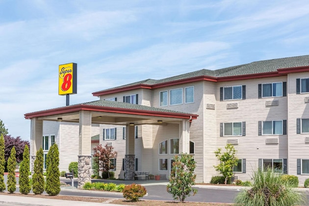Gallery - Super 8 By Wyndham Central Pt Medford
