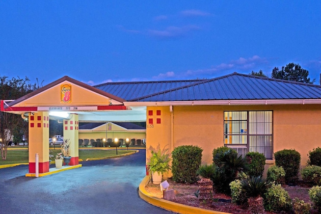 Gallery - Super 8 By Wyndham Chipley