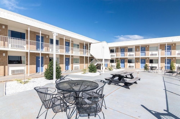 Gallery - Motel 6 Clinton Ok