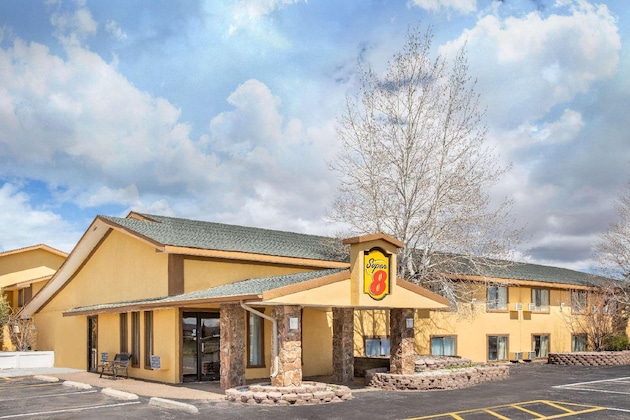 Gallery - Super 8 By Wyndham Craig